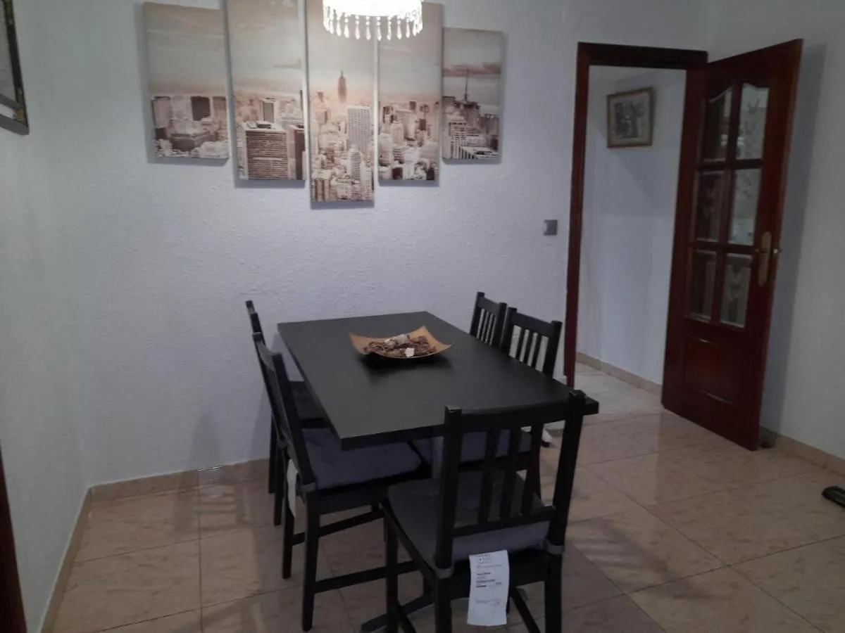 Apartment House Close To Airport El Prat de Llobregat