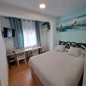 Barcelona Airport Mi Colibri Habitación en casa particular